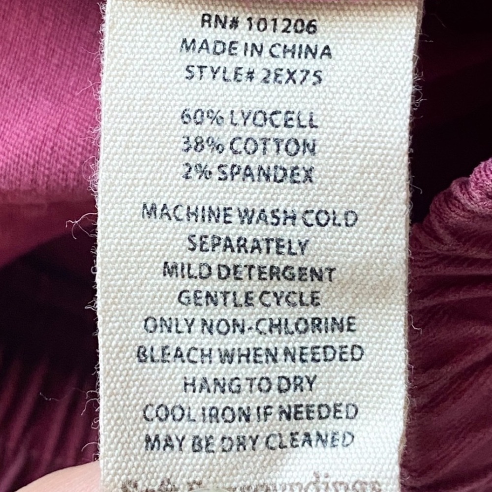 Soft Surroundings Womens Pants M Pink Burgundy Eyelet Crop Coastal Cargo Mira - Picture 10 of 10
